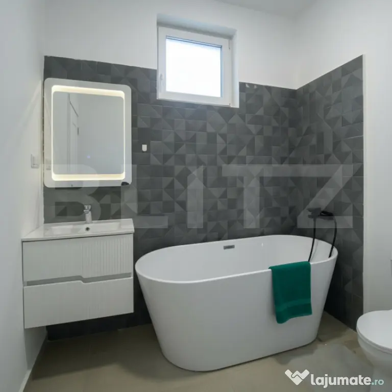 Casa pe calcan cu priveliste superba si compartimentare deos