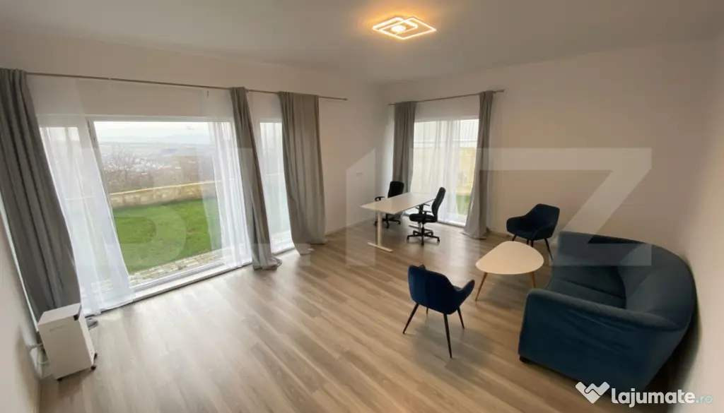 Casa pe calcan cu priveliste superba si compartimentare deos