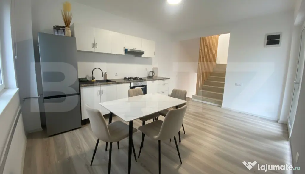 Casa pe calcan cu priveliste superba si compartimentare deos