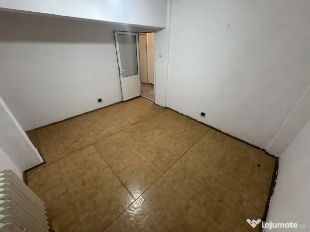 Apartament 3 camere zona Far