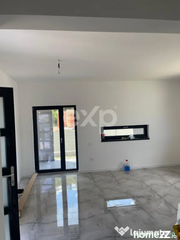 Casă parter cu 3 camere, curte generoasă și liniște depl