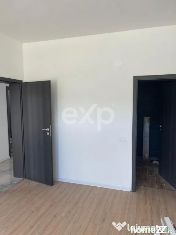 Casă parter cu 3 camere, curte generoasă și liniște depl