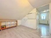 Casă cu 5 camere de vânzare în zona 3 Insule, Arad 