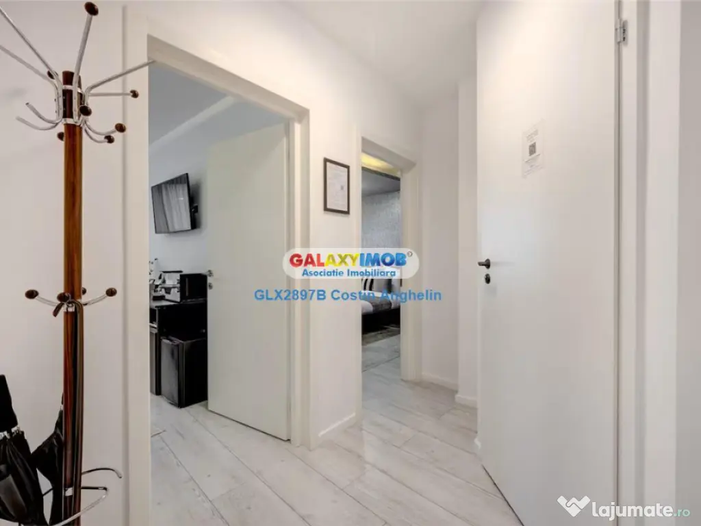 L-Heritage Collection: City View (Regim Hotelier) - Romana