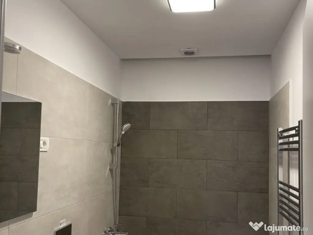 2 Camere situat in rond Piata Alba Iulia