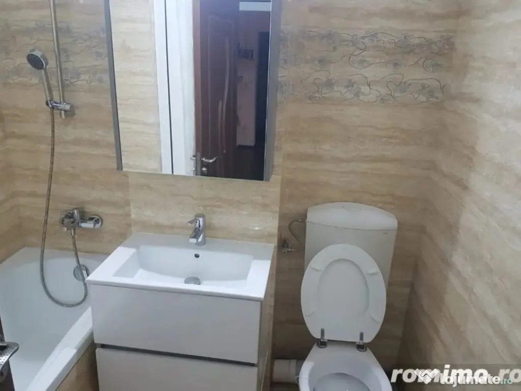 Amzei- doua camere semidecomandat