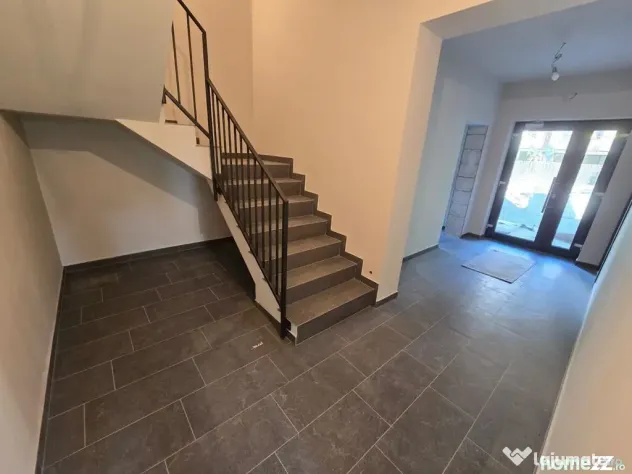 Apartament cu 2 camere 59,40 mp + 30 mp pod - Busteni car...