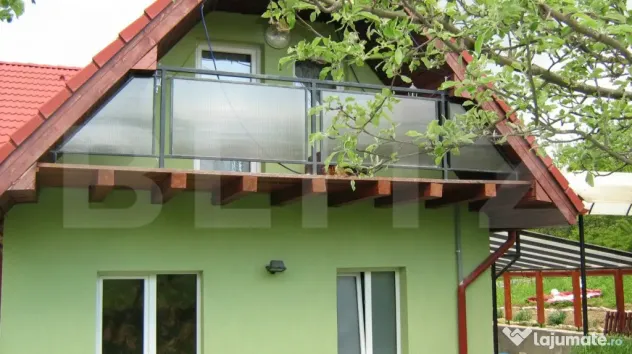 Casa individuala, 546 mp, 8 camere, 2 garaje, 2096 mp teren,