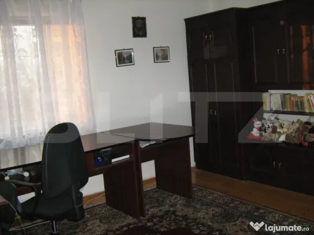 Casa individuala, 546 mp, 8 camere, 2 garaje, 2096 mp teren,