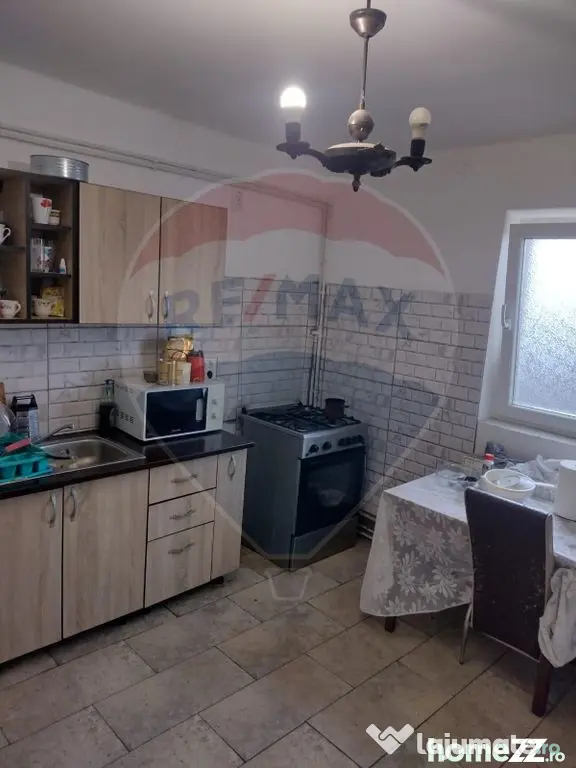 VanzareCasă 6 camere teren 1000mp Bâldana Tărtășeșt...