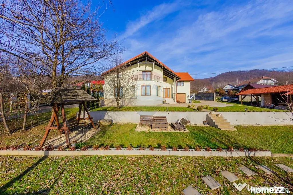 VILA CU TEREN GENEROS DE VANZARE/SCHIMB CU CASA - Tautii De Sus (Maramures)