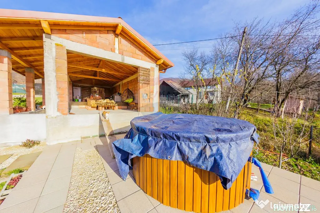 VILA CU TEREN GENEROS DE VANZARE/SCHIMB CU CASA - Tautii De Sus (Maramures)