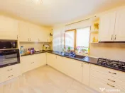 VILA CU TEREN GENEROS DE VANZARE/SCHIMB CU CASA 