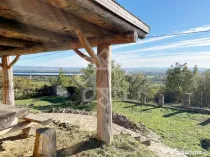 Casa pe deal din busteni, zona superba la 27 km de Oradea