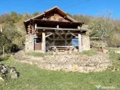 Casa pe deal din busteni, zona superba la 27 km de Oradea 