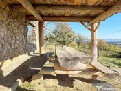 Casa pe deal din busteni, zona superba la 27 km de Oradea 