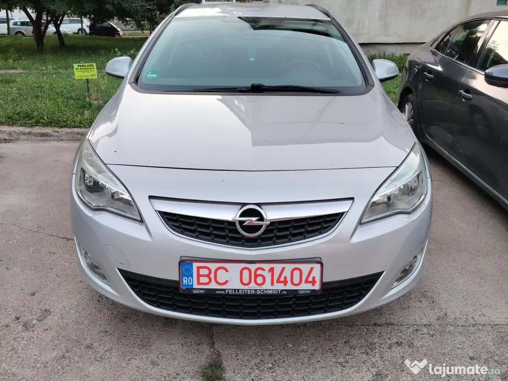 Opel Astra J 2012
