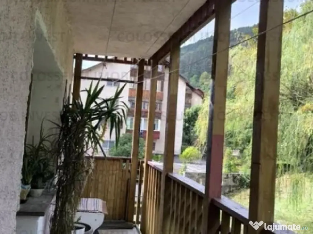 Apartament 3 camere, decomandat - zona Racadau