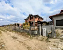 Casă singur în curte – Mureș – Ernei