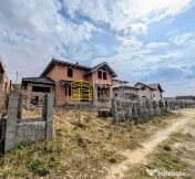 Casă singur în curte – Mureș – Ernei 