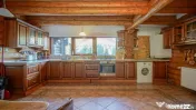 CASA INCONJURATA DE NATURA | 8 CAMERE | CANIONUL 7 SCARI ... 