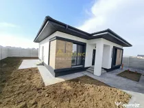 Casa individuala - 4 camere - panouri solare - gaz- curent -