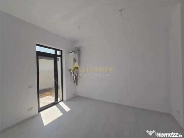 Casa individuala - 4 camere - panouri solare - gaz- curent -