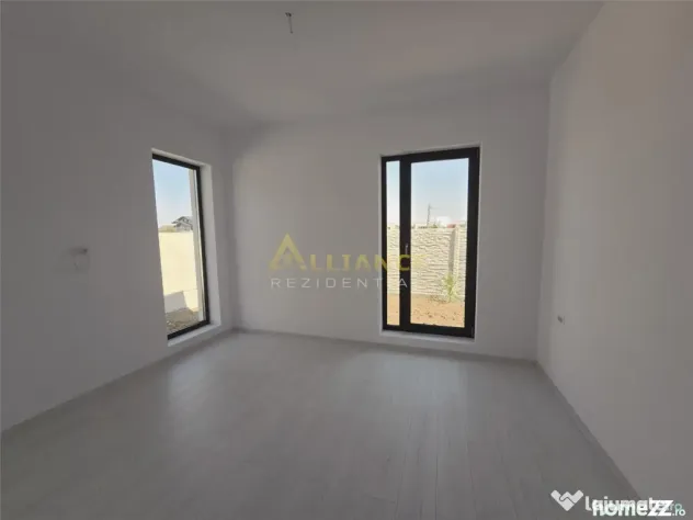 Casa individuala - 4 camere - panouri solare - gaz- curent -
