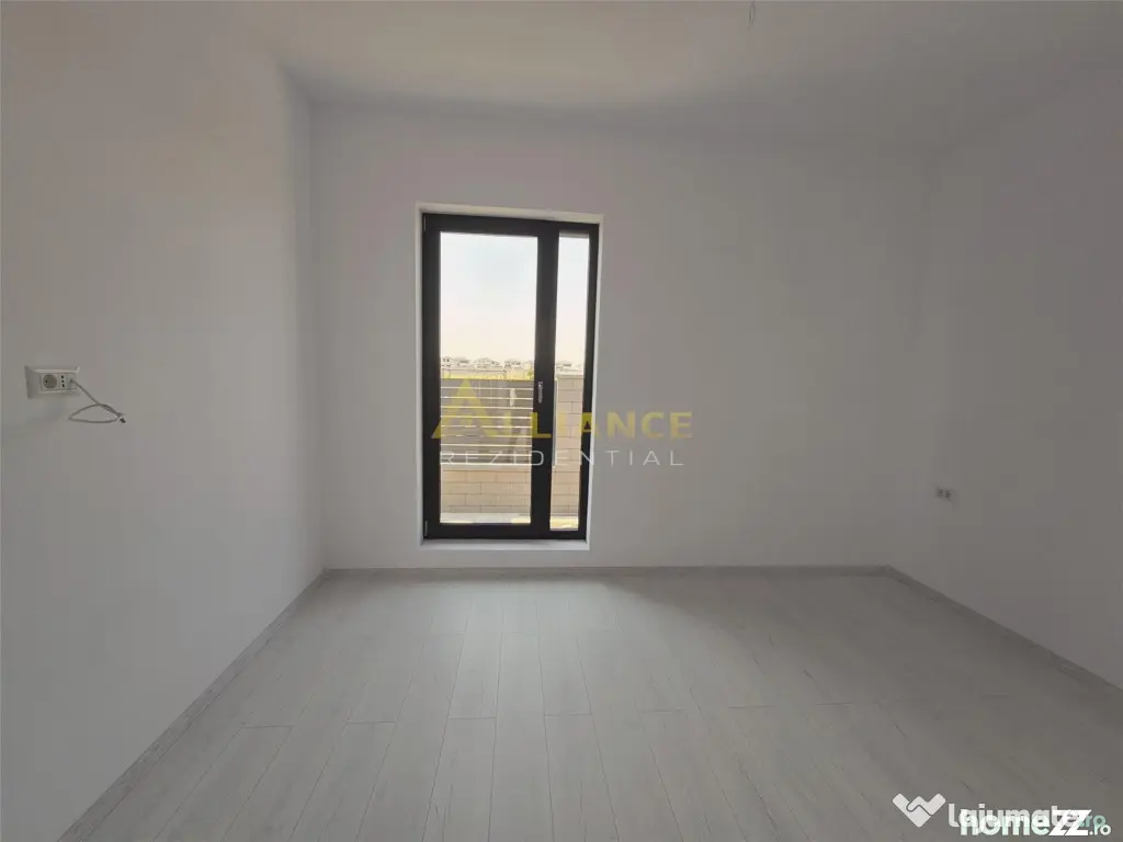 Casa individuala - 4 camere - panouri solare - gaz- curent -