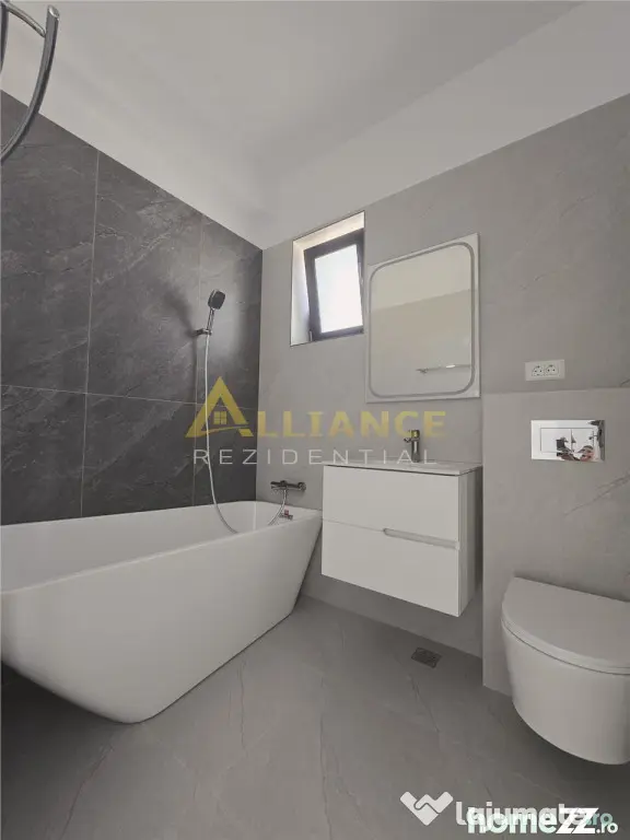 Casa individuala - 4 camere - panouri solare - gaz- curent -