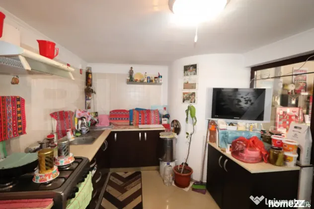 Casă P+M solidă, cu teren generos, 179 mp, zona Exterior S - Racari (Dambovita)
