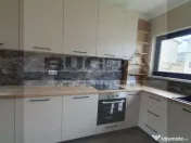 Casa de inchiriat in Dezmir, ansamblu privat 