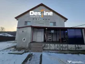 Casa cu etaj si mansarda, 7.200 mp teren, in comuna Probota 