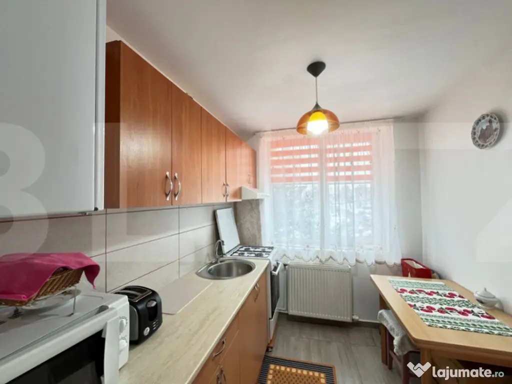 Apartament de vanzare, 2 camere – Săveni, etaj 2, zonă c