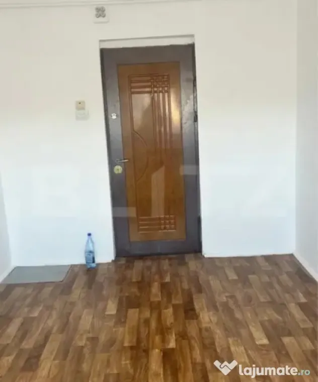Cameră de cămin de vânzare - zonă Tractorul - mutare ime