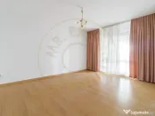 Apartament decomandat cu curte proprie de 170 mp 