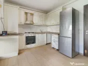 Apartament decomandat cu curte proprie de 170 mp 