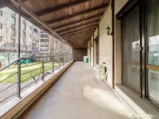 Apartament decomandat cu curte proprie de 170 mp 