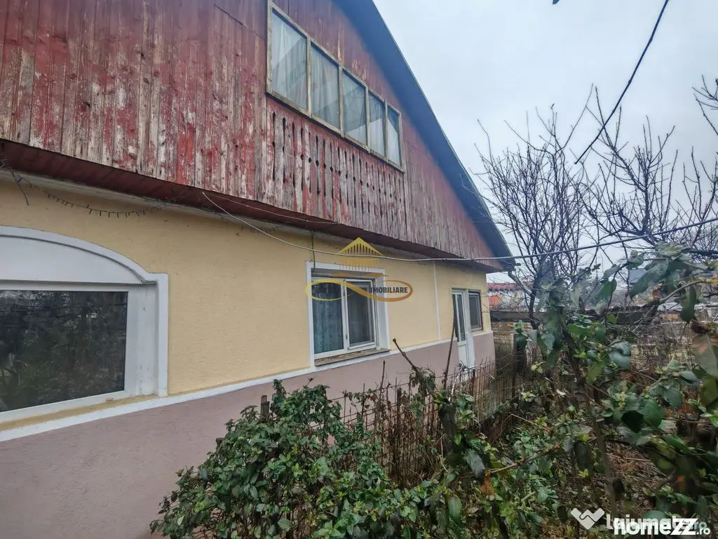 Vand casa batraneasca + Teren –zona REPUBLICII, Bacau, comision 0 - Bacau (Bacau)