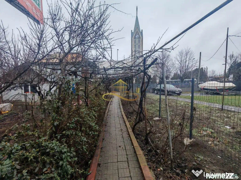 Vand casa batraneasca + Teren –zona REPUBLICII, Bacau, comision 0 - Bacau (Bacau)