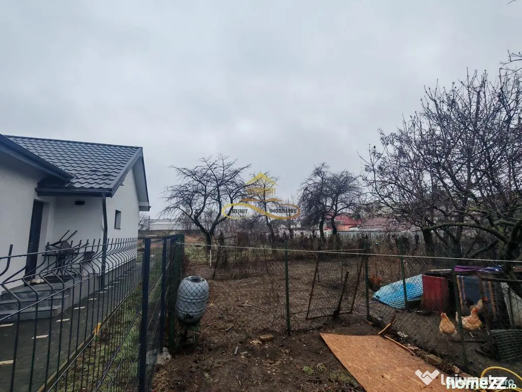 Vand casa batraneasca + Teren –zona REPUBLICII, Bacau, comision 0 - Bacau (Bacau)