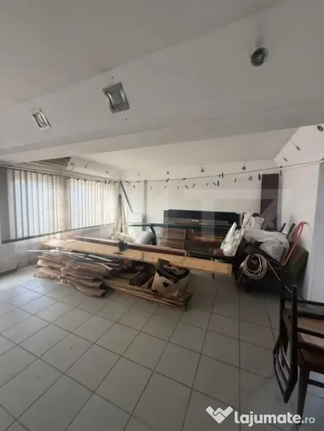 Casa spatioasa de inchiriat, 259 mp, zona Bereasca