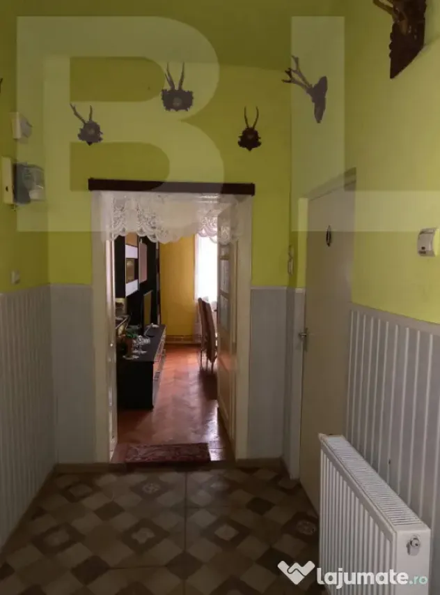 Vand casa la Nadrag zona linistita foarte aproape de centru