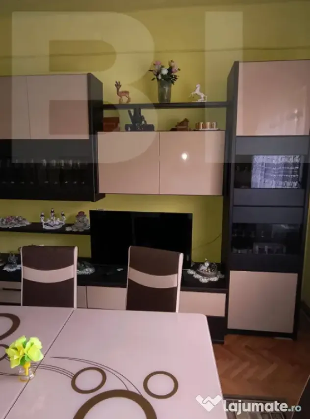 Vand casa la Nadrag zona linistita foarte aproape de centru
