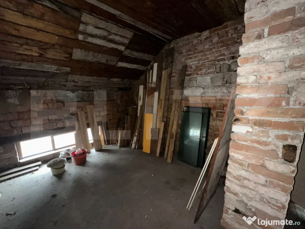 Oportunitate investițională: Casă cu subsol, parter, etaj