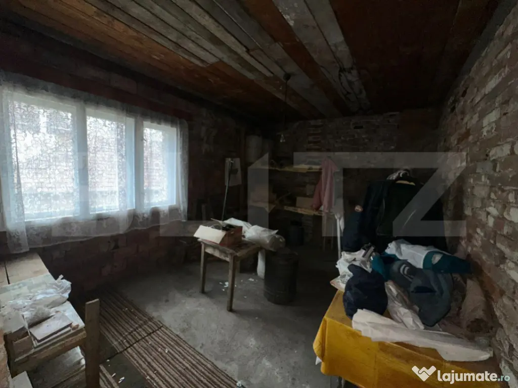Oportunitate investițională: Casă cu subsol, parter, etaj