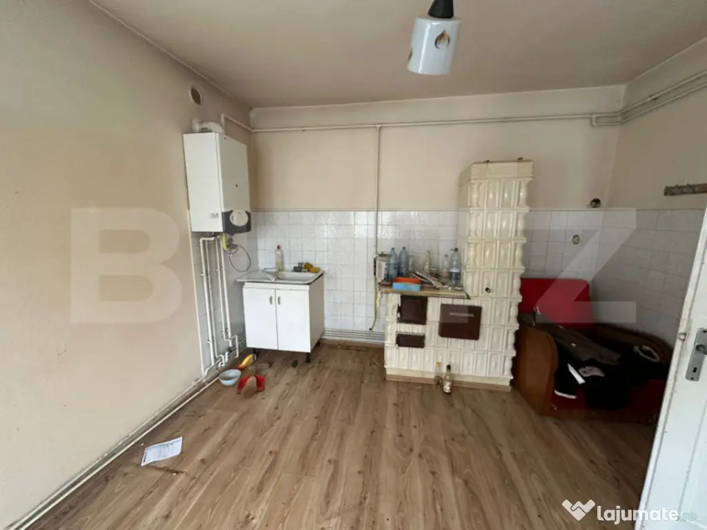 Oportunitate investițională: Casă cu subsol, parter, etaj