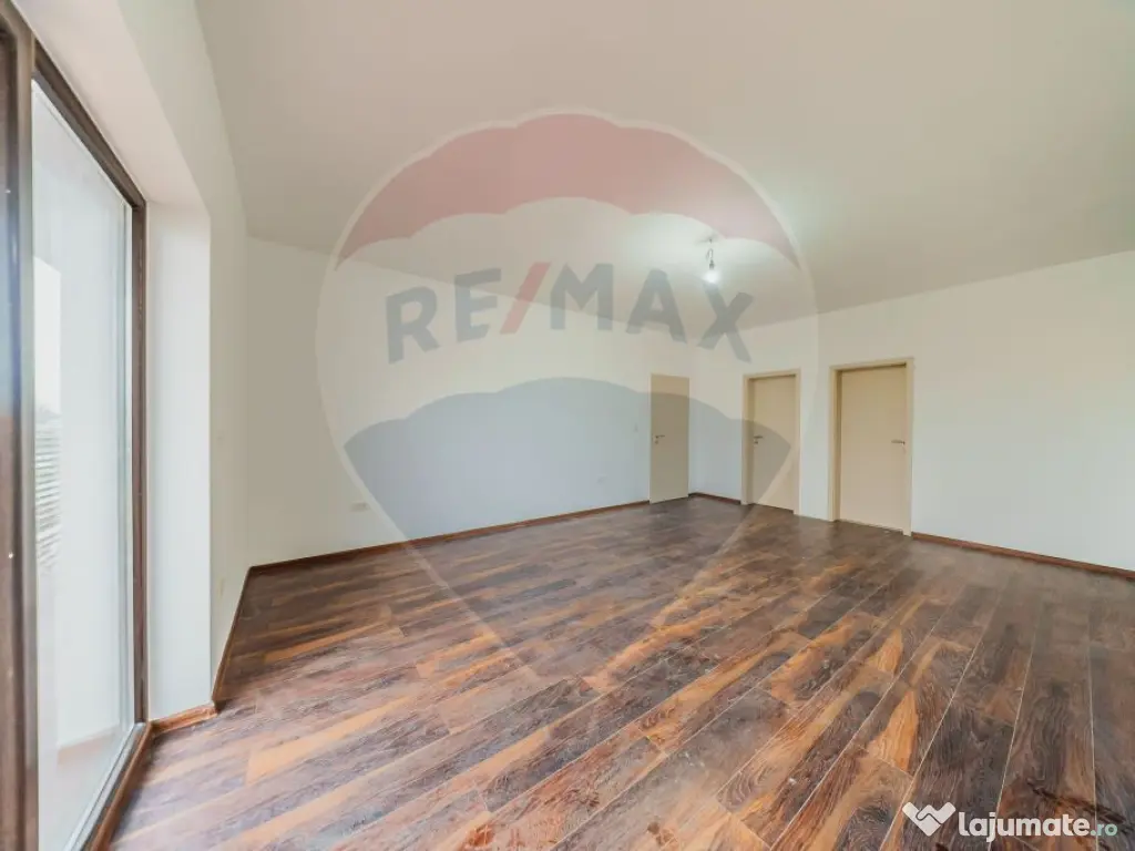Vilă de Lux 358 mp – Ideal Rezidențial sau Sediu Firm...
