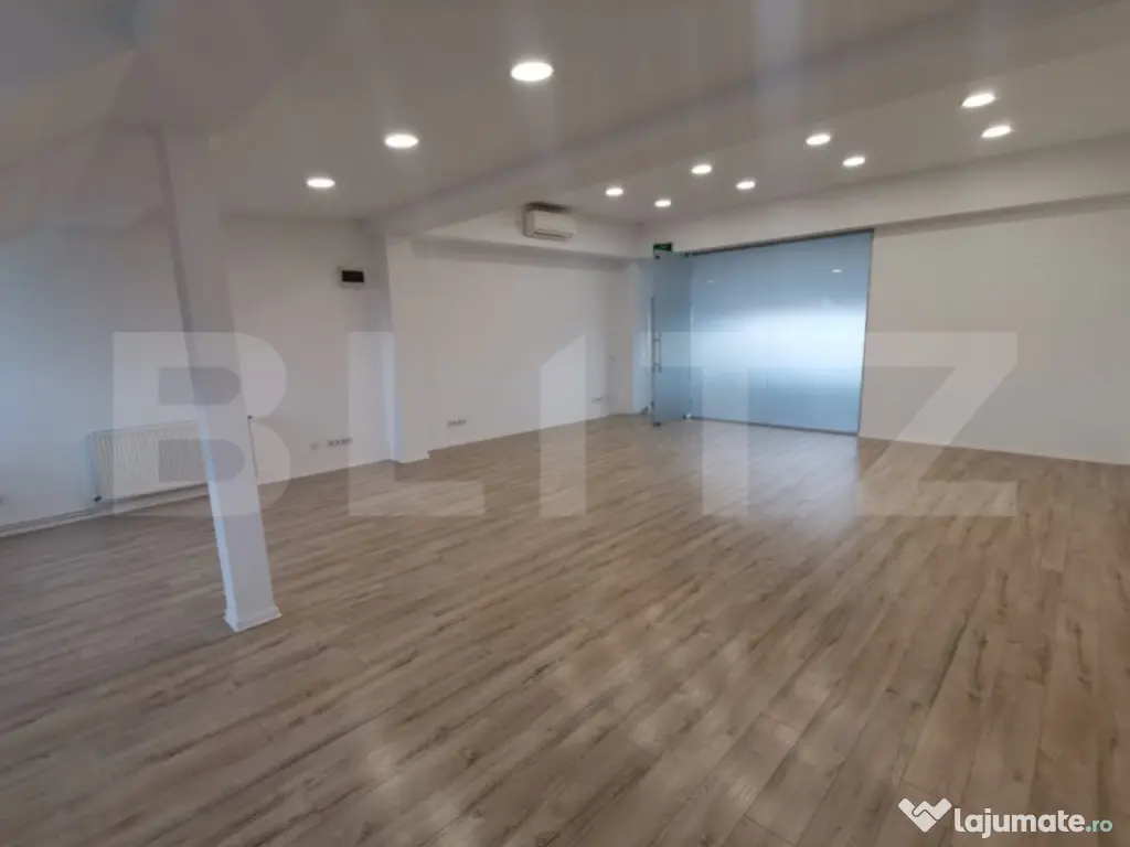 Spatiu Open-Space, 65mp, zona Piata 1 Mai