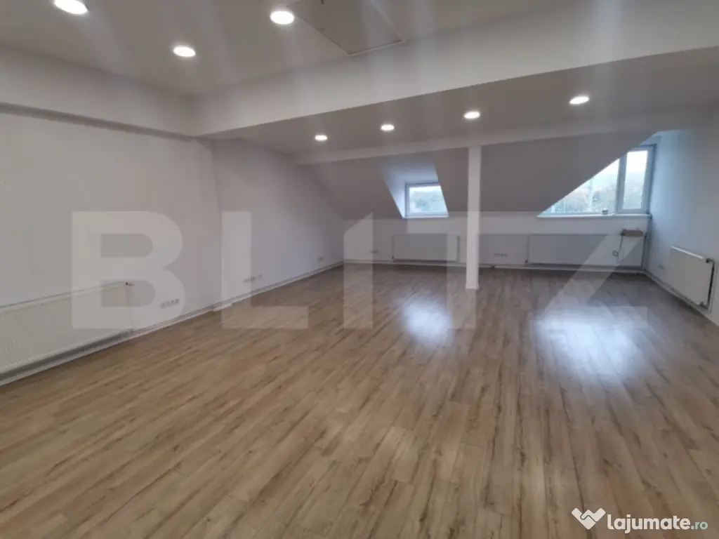 Spatiu Open-Space, 65mp, zona Piata 1 Mai